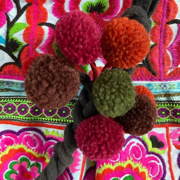 Boho Embroidery Multi-Color Flowers Weekender Hobo Tote Pom-Poms Inside Zip #02 - Picture 13 of 15